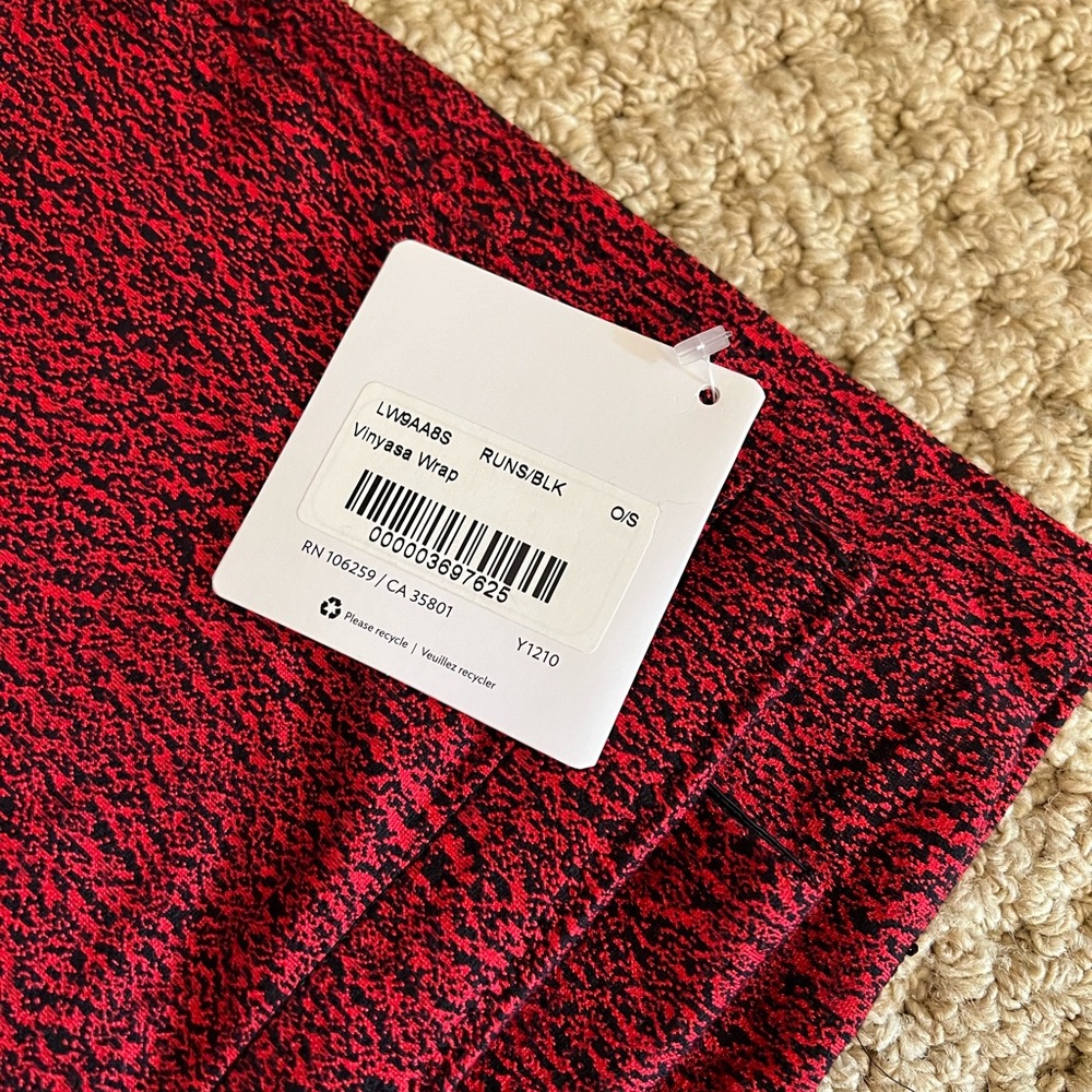 NWT Lululemon Vinyasa Wrap in Running Luon Spray Jacquard True Red Black - Picture 10 of 13